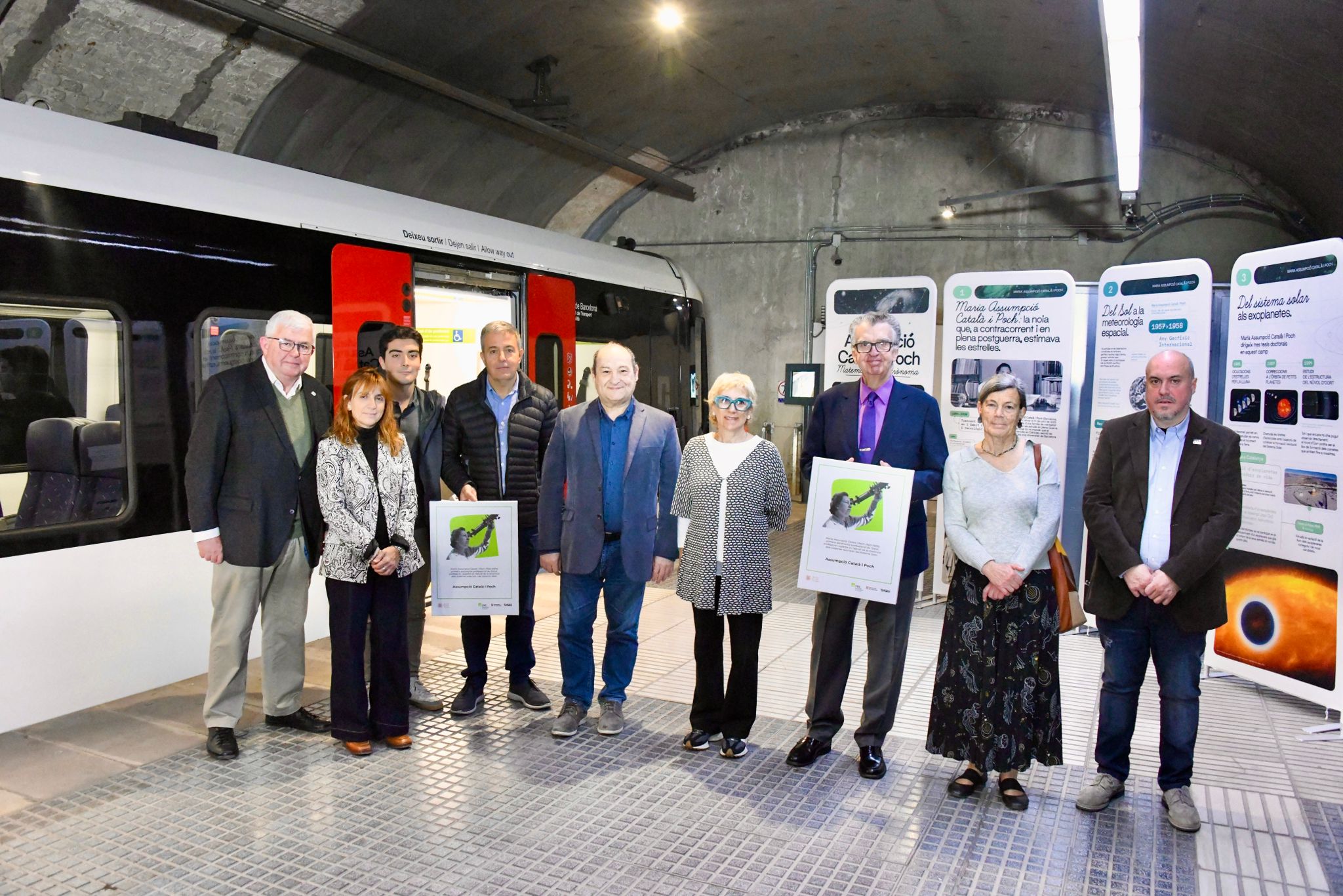 A l'acte han assistit els vicerectors de la UB Montserrat Puig i Agustí  Alcoberro. Foto: FGC.