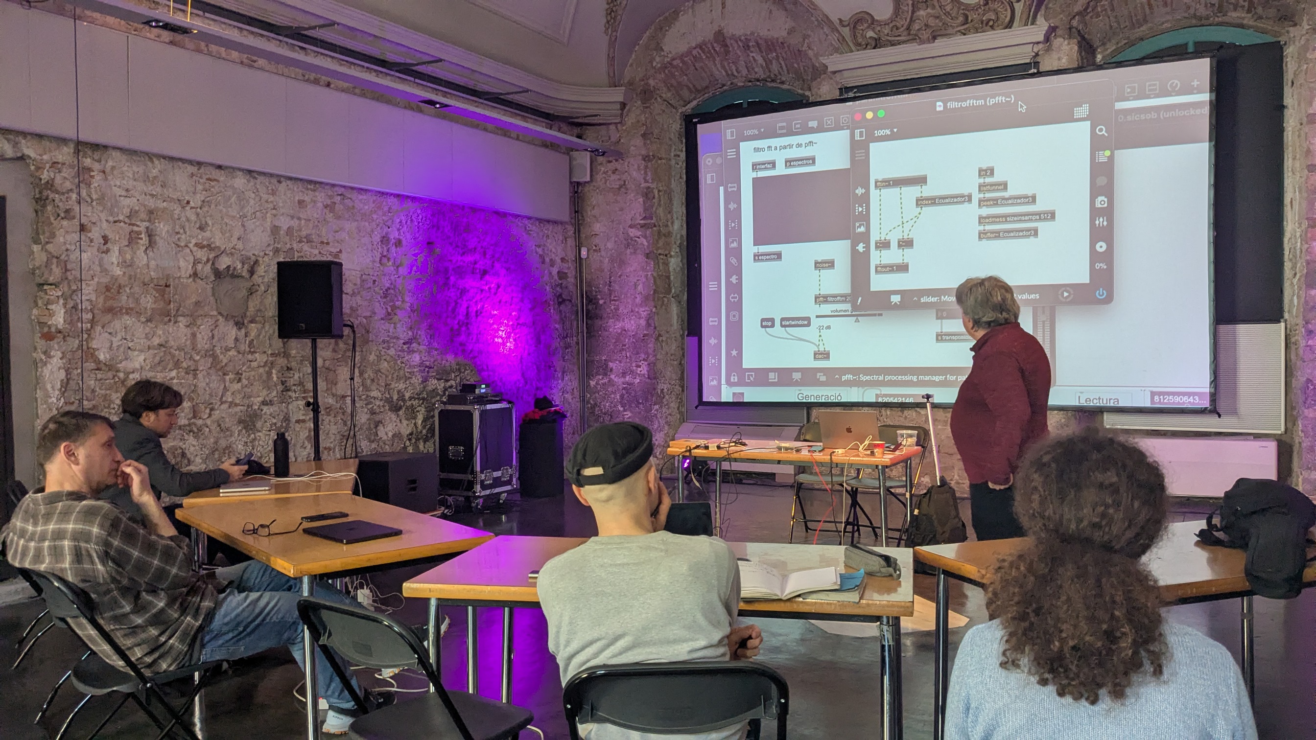 Taller Espectre electromagnètic i codificació genètica, amb Josep Manuel Berenguer (Màster en Art Sonor, Facultat de Belles Arts de la UB).