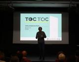 Xavier Luri fent la xerrada "La Vida al sistema Solar" al Centre Cívic El Guinardó