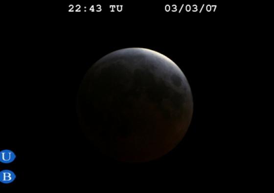 Images of the total Moon eclipse 2007 | ServiAstro