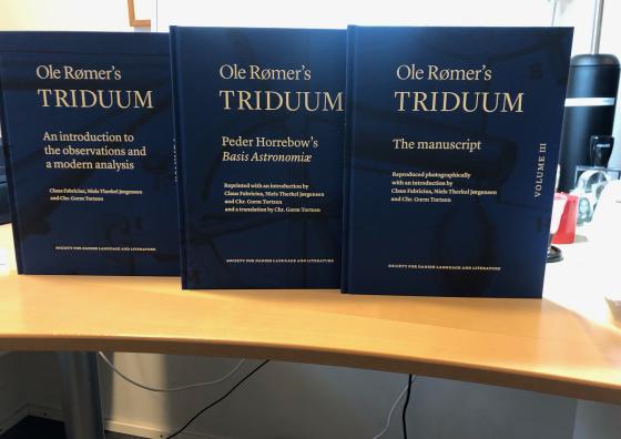 Portades de la trilogía "Ole Rømer’s Triduum", escrita per l'investigador Claus Fabricius de l'ICCUB