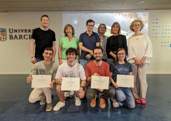 Guanyadors de la III Tesimarató de Física de la UB. Entre els guardonats (d'esquerra a dreta), Lluís Casabona (ICMAB), Pau Solé Vilaró (ICCUB), Toni Bertólez (ICCUB) i Judith Ardèvol (ICCUB-IEEC)
